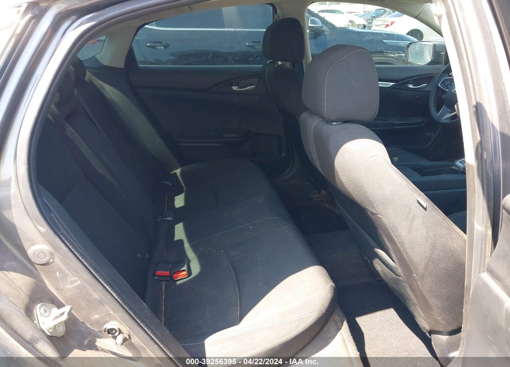 2018 HONDA CIVIC EX VIN: 2HGFC2F70JH577093
