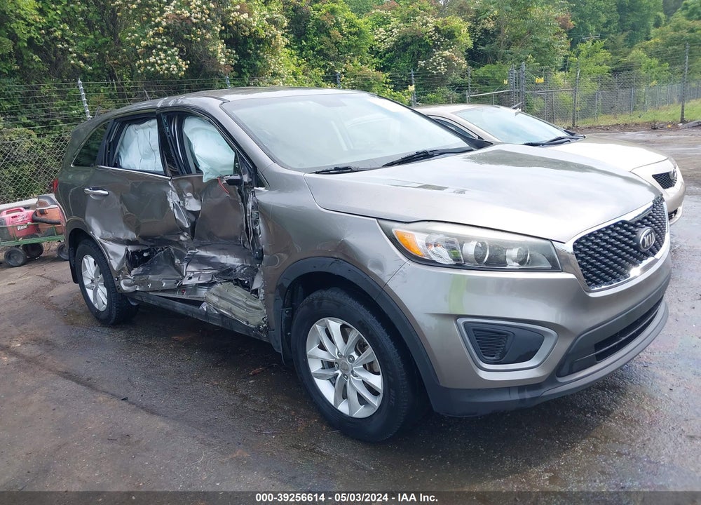 2016 KIA SORENTO 2.4L L VIN: 5XYPG4A31GG124793