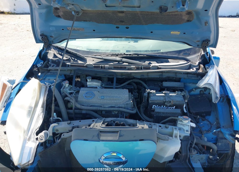 2011 NISSAN LEAF SL VIN: JN1AZ0CP6BT005436