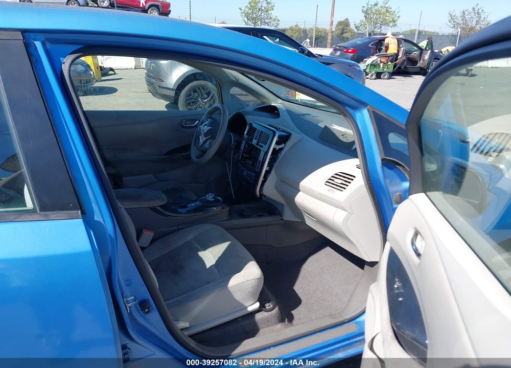2011 NISSAN LEAF SL VIN: JN1AZ0CP6BT005436