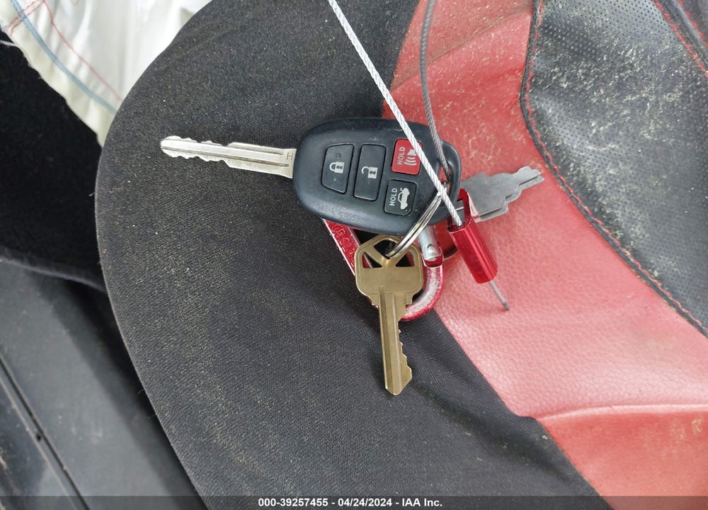 2014 TOYOTA COROLLA LE VIN: 2T1BURHE0EC203551