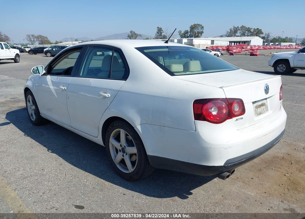 2010 VOLKSWAGEN JETTA VIN: 3VWAZ7AJ8AM119047