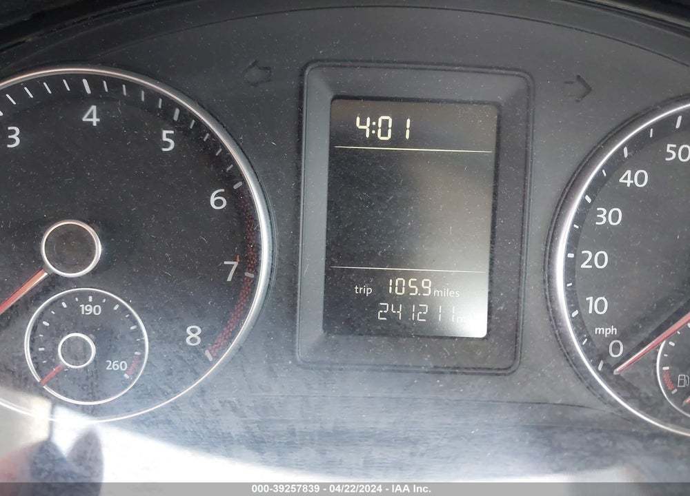 2010 VOLKSWAGEN JETTA VIN: 3VWAZ7AJ8AM119047