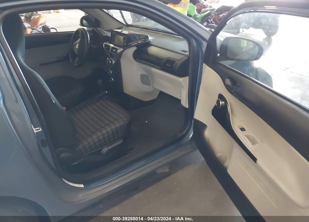 2013 SCION IQ VIN: JTNJJXB05DJ025656