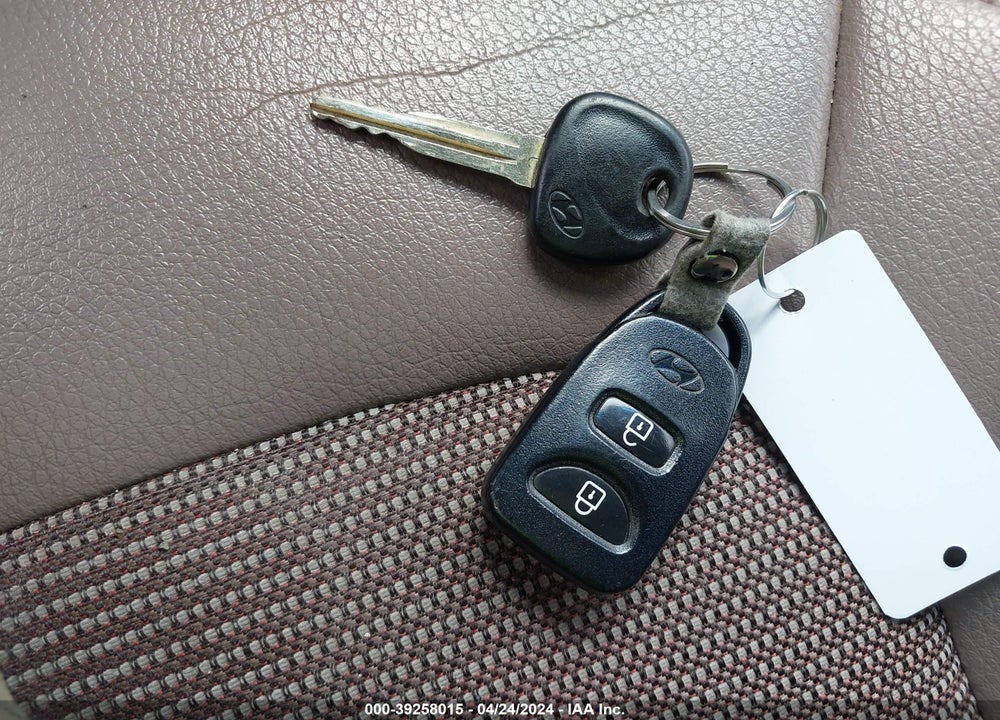 2011 HYUNDAI TUCSON GLS VIN: KM8JU3AC7BU157177