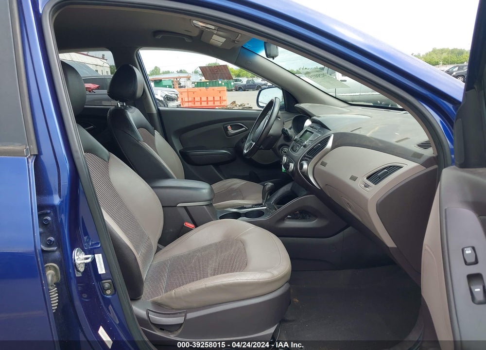 2011 HYUNDAI TUCSON GLS VIN: KM8JU3AC7BU157177