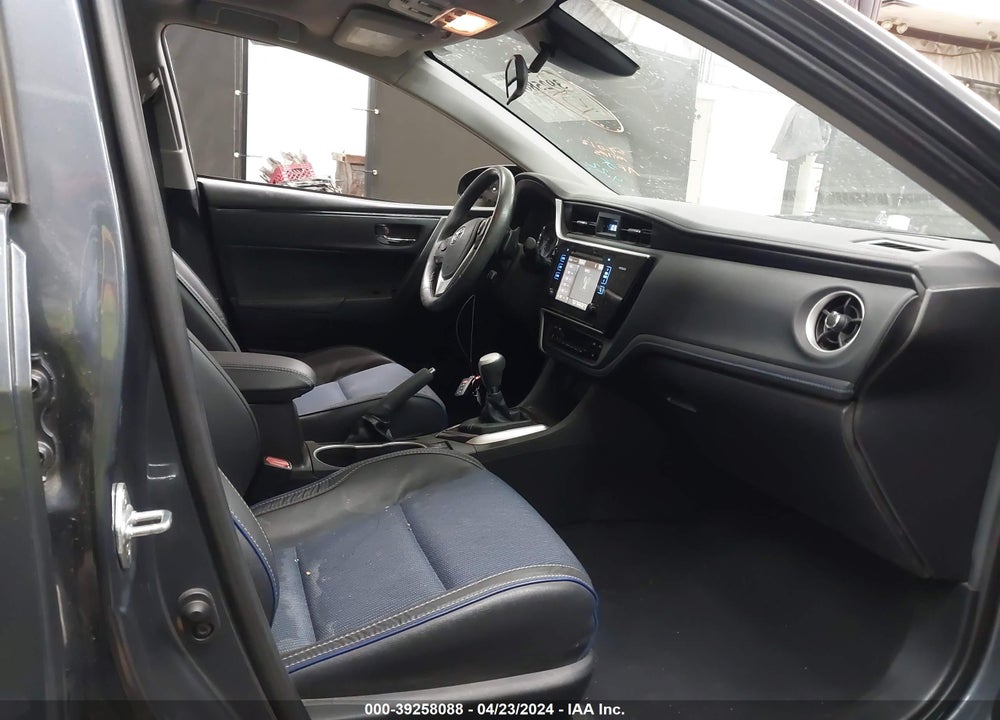 2017 TOYOTA COROLLA SE VIN: 5YFBURHE5HP604663
