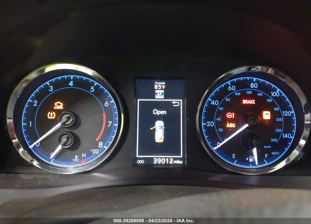 2017 TOYOTA COROLLA SE VIN: 5YFBURHE5HP604663