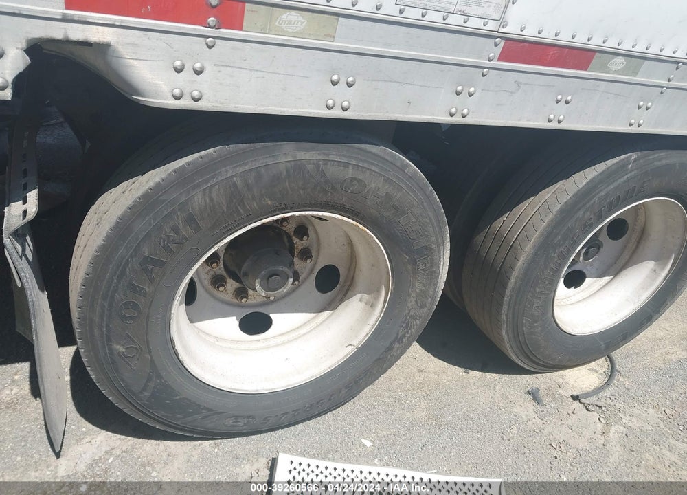 2000 UTILITY TRAILER MFG --- VIN: 1UYVS253XYU931609