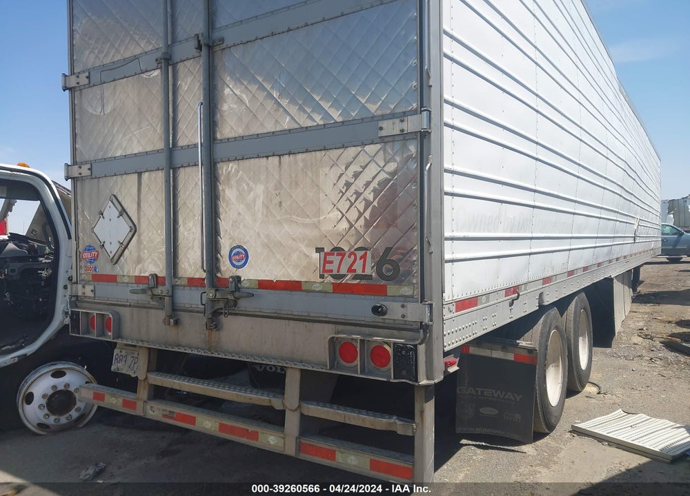 2000 UTILITY TRAILER MFG --- VIN: 1UYVS253XYU931609