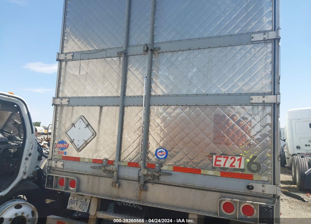 2000 UTILITY TRAILER MFG --- VIN: 1UYVS253XYU931609