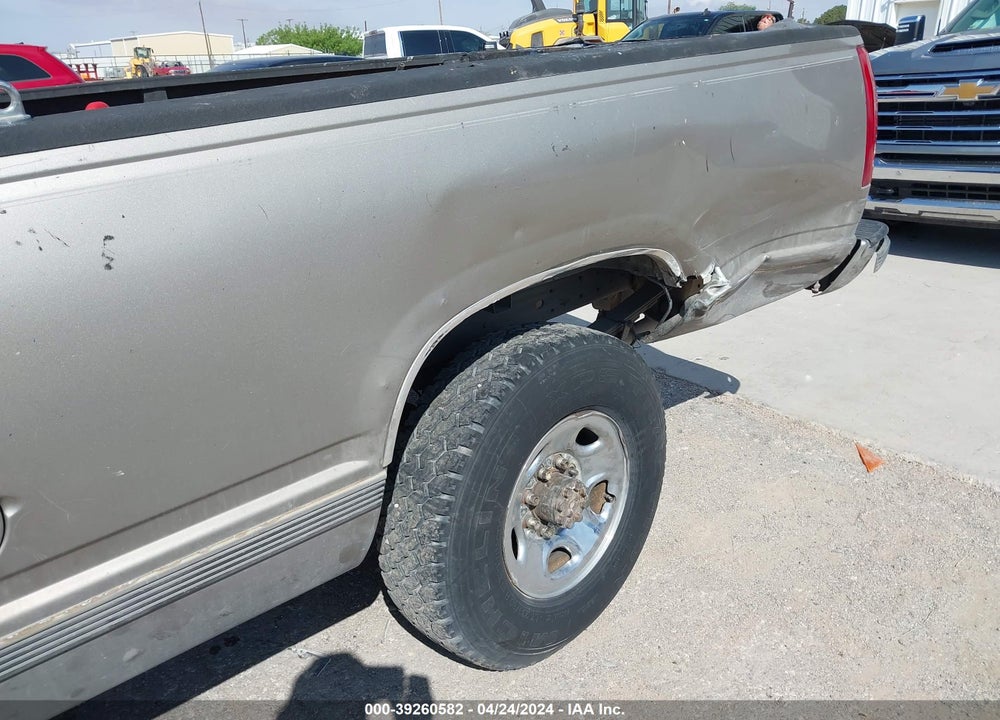 1998 GMC SIERRA C3500 VIN: 1GTGC33R9WF049656