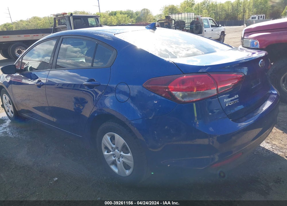 2018 KIA FORTE LX VIN: 3KPFK4A75JE199367