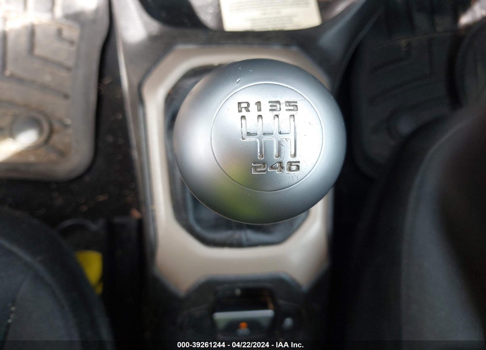 2016 JEEP RENEGADE LATITUDE VIN: ZACCJBBW2GPE38420