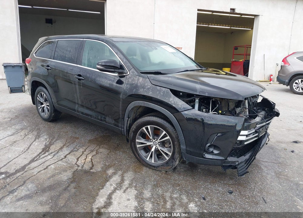 2019 TOYOTA HIGHLANDER LE VIN: 5TDBZRFH4KS729960