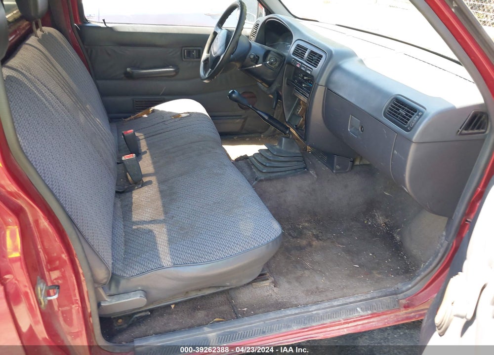1997 NISSAN 4X2 TRUCK XE VIN: 1N6SD11SXVC426445