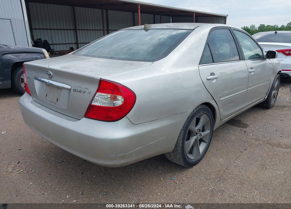 2004 TOYOTA CAMRY LE VIN: 4T1BE32K84U825787