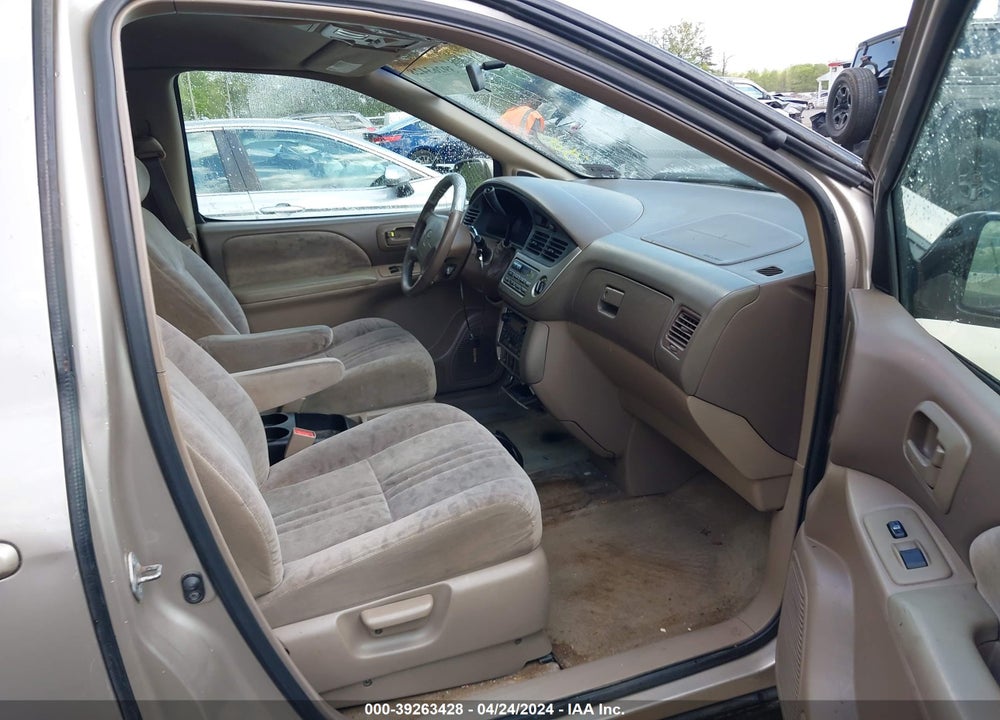 2001 TOYOTA SIENNA XLE VIN: 4T3ZF13C11U407033