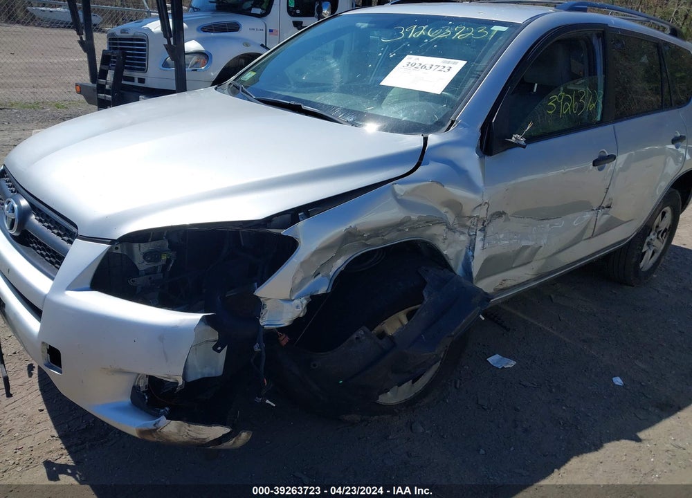 2011 TOYOTA RAV4 VIN: 2T3KF4DV0BW098188