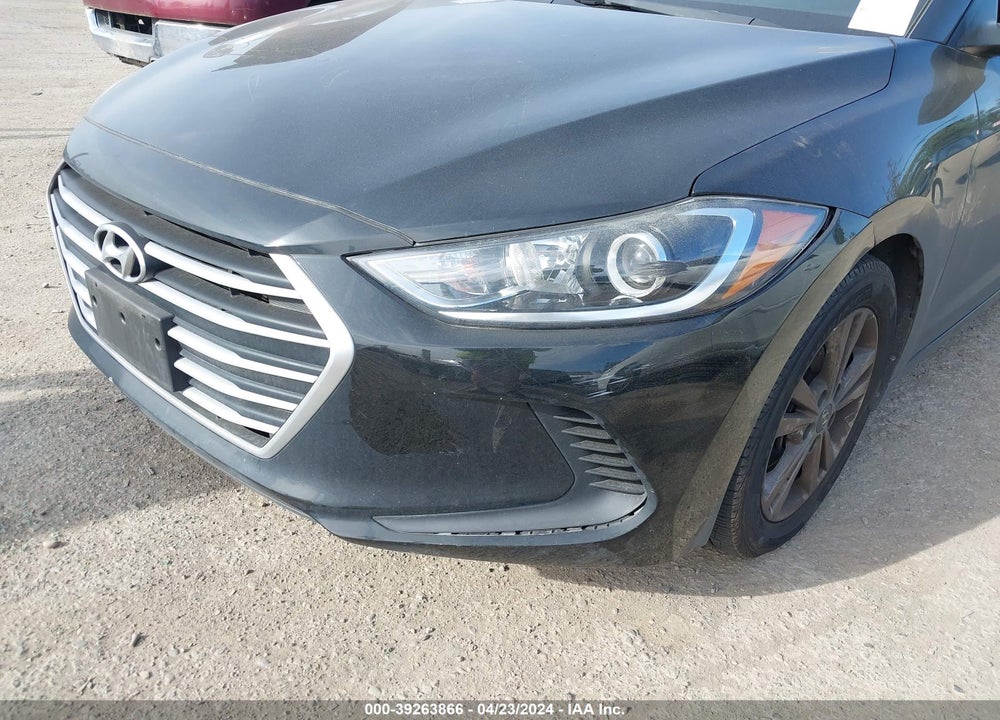 2018 HYUNDAI ELANTRA SEL VIN: 5NPD84LF8JH381179