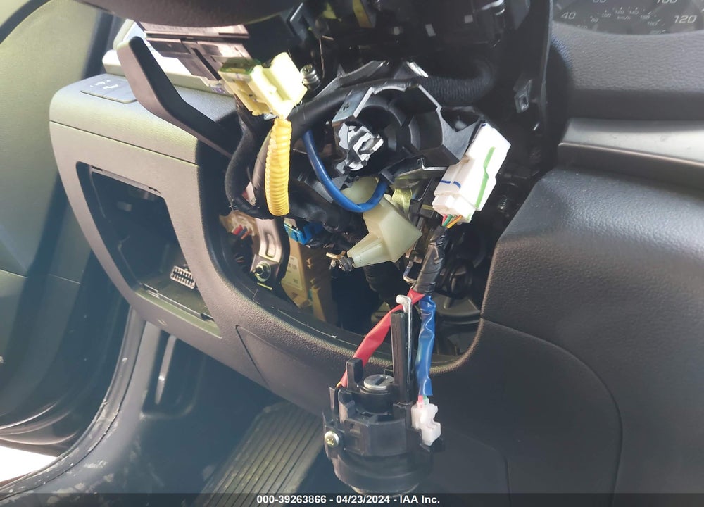 2018 HYUNDAI ELANTRA SEL VIN: 5NPD84LF8JH381179