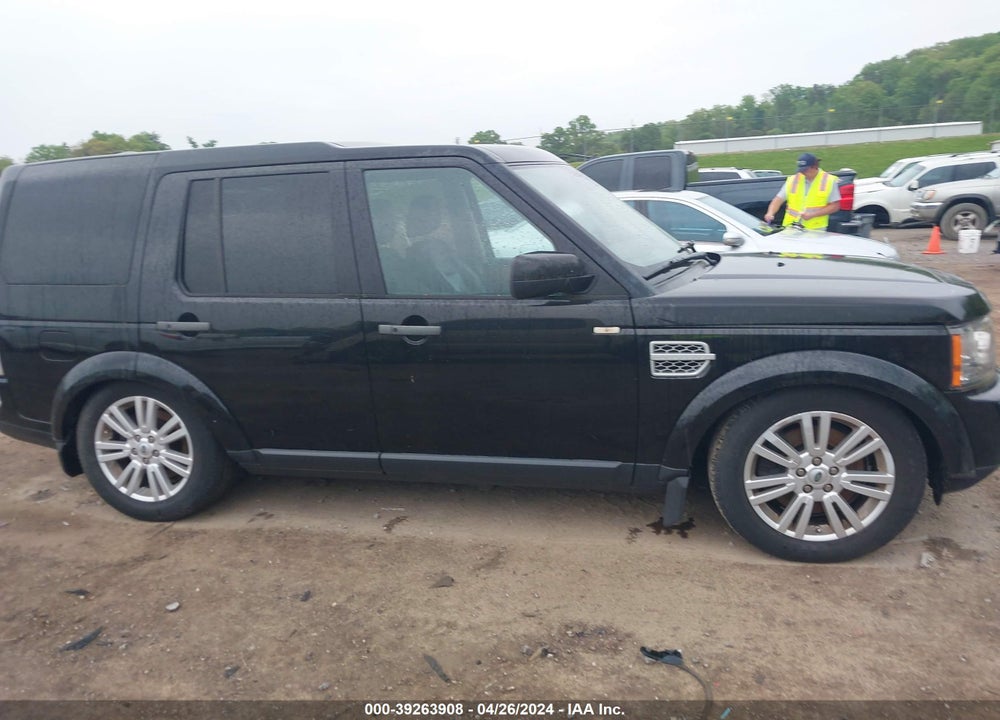 2011 LAND ROVER LR4 VIN: SALAK2D41BA579982