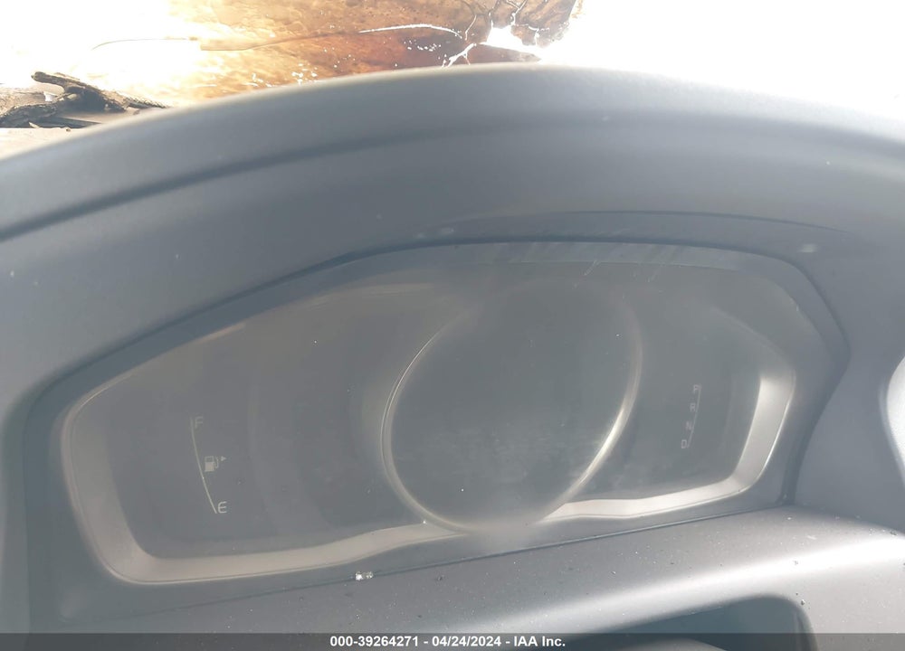 2015 VOLVO XC60 VIN: YV440MDM0F2705686