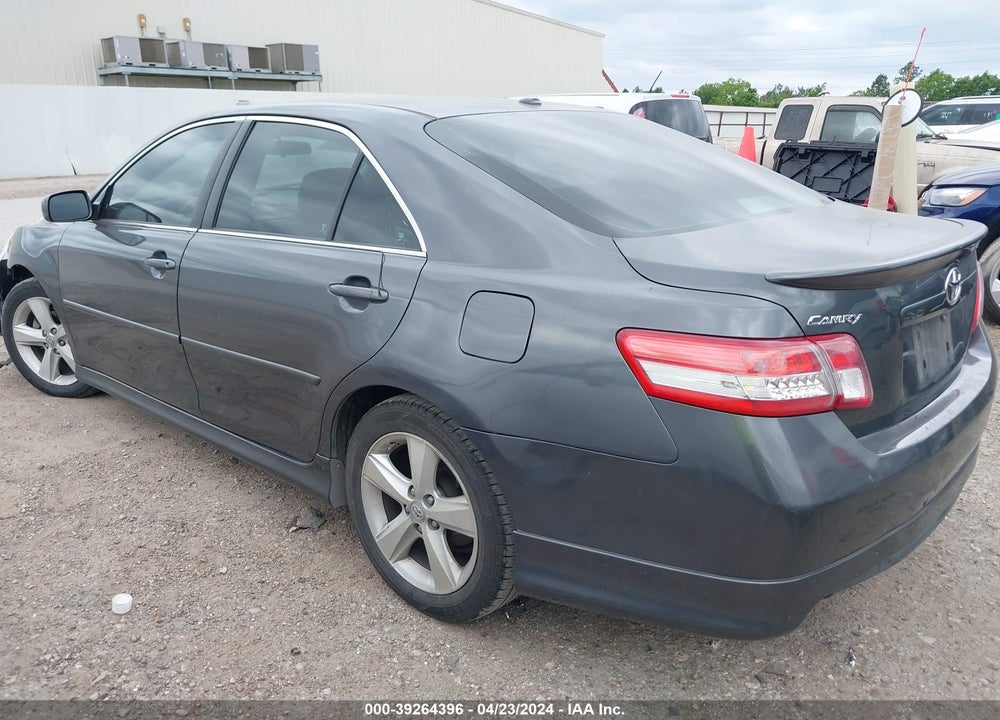 2011 TOYOTA CAMRY SE VIN: 4T1BF3EK8BU657137