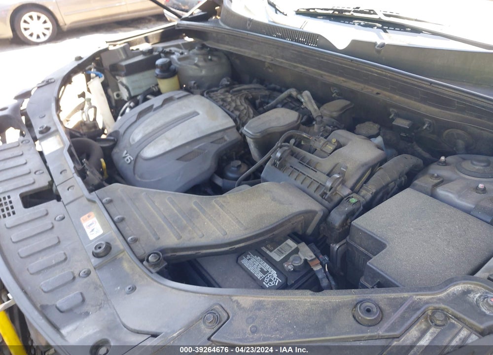 2013 KIA SORENTO LX V6 VIN: 5XYKT4A21DG422981