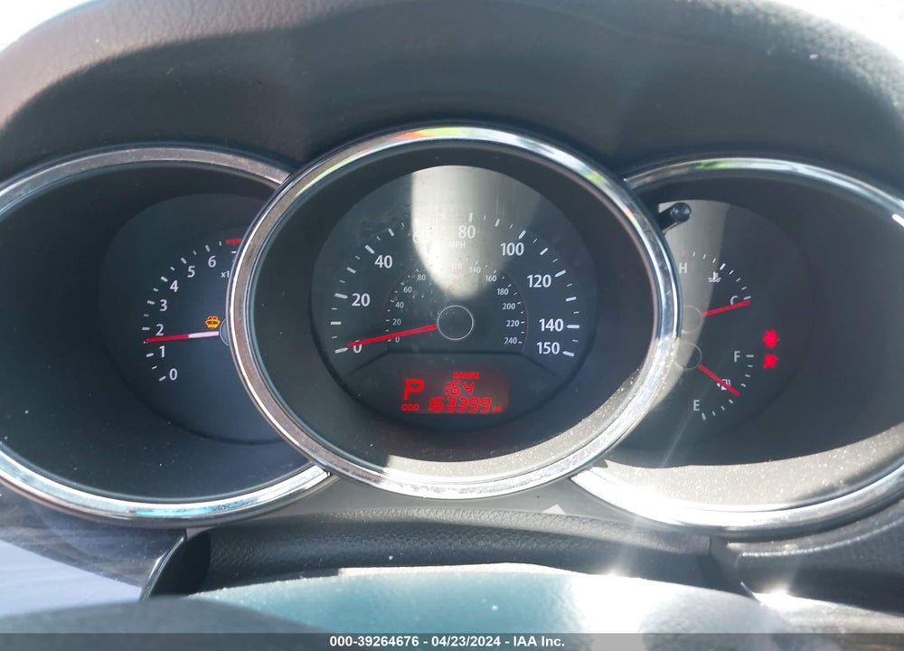 2013 KIA SORENTO LX V6 VIN: 5XYKT4A21DG422981