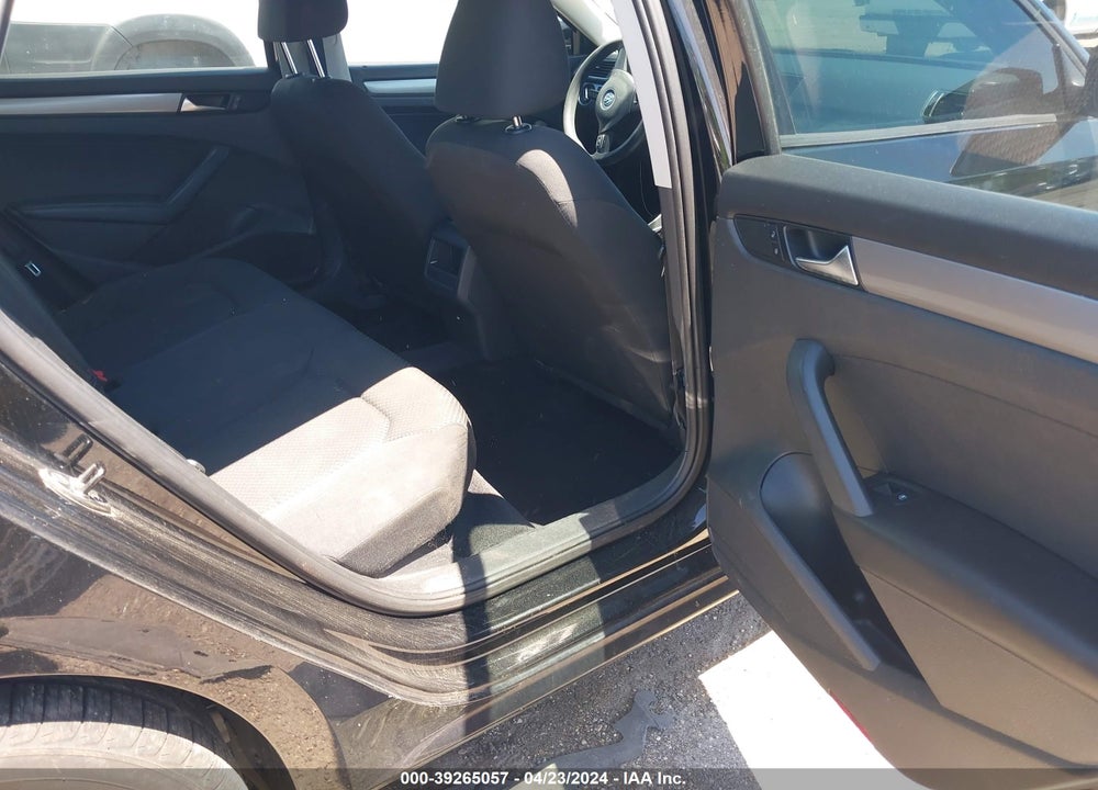 2014 VOLKSWAGEN PASSAT 1.8T S VIN: 1VWAS7A35EC065493