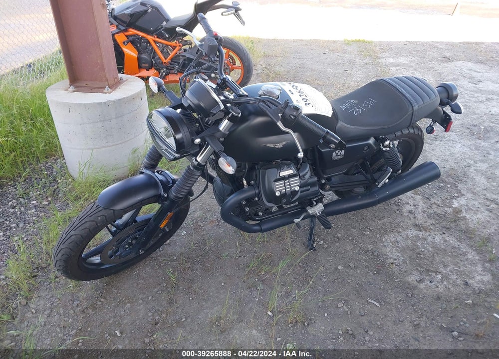 2021 MOTO GUZZI V7 STONE VIN: ZGUKZUA06MM000049
