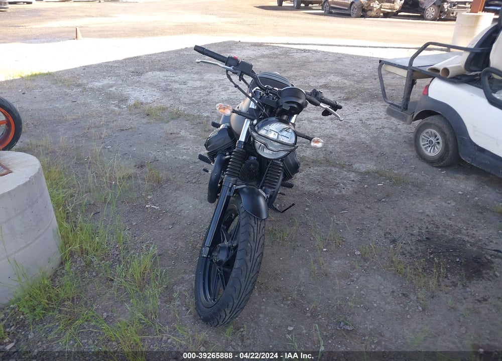2021 MOTO GUZZI V7 STONE VIN: ZGUKZUA06MM000049