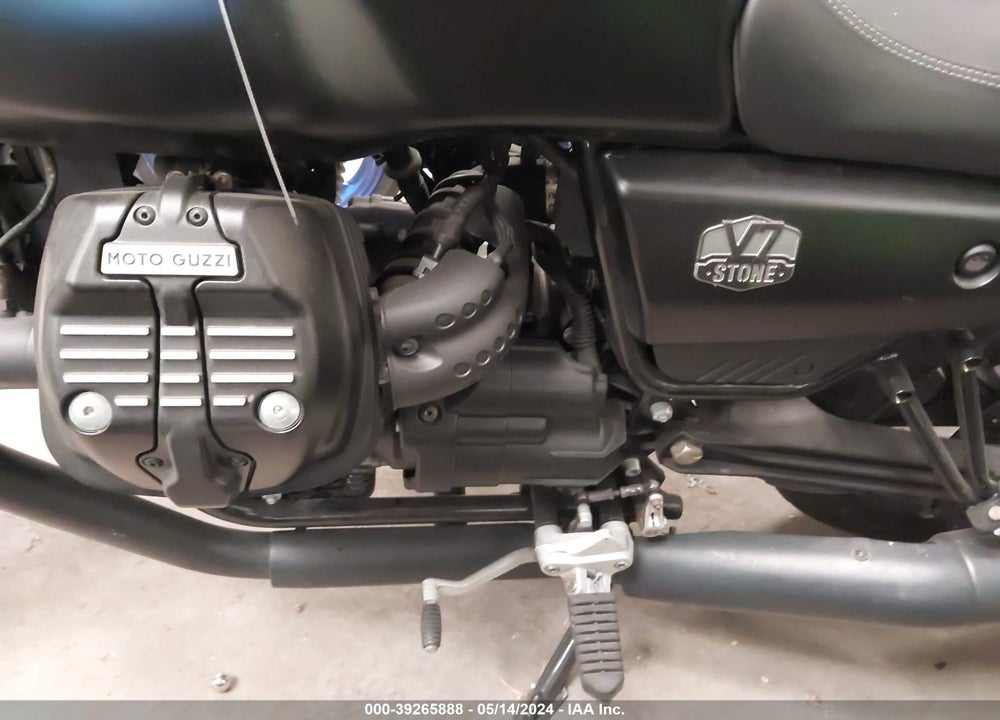 2021 MOTO GUZZI V7 STONE VIN: ZGUKZUA06MM000049