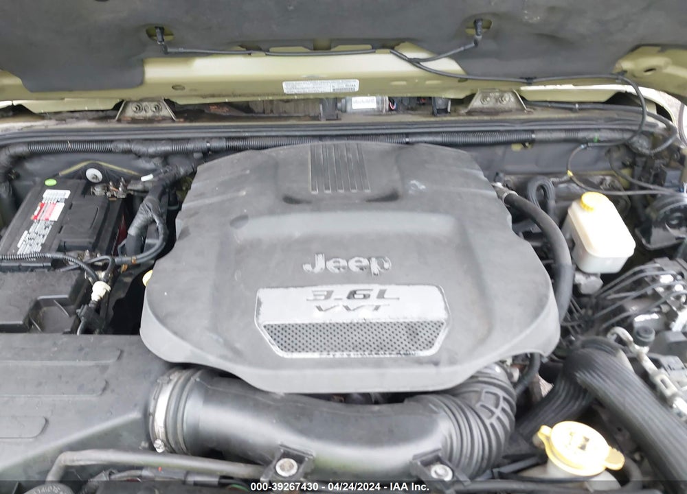 2013 JEEP WRANGLER UNLIMITED SAHARA VIN: 1C4BJWEG1DL633044