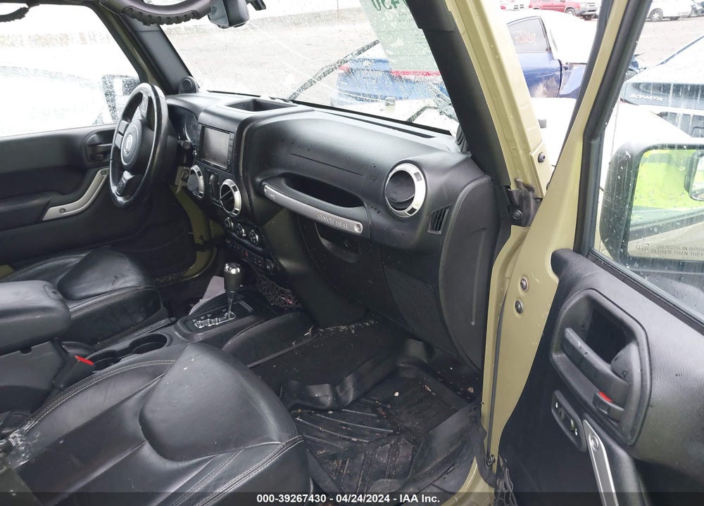 2013 JEEP WRANGLER UNLIMITED SAHARA VIN: 1C4BJWEG1DL633044