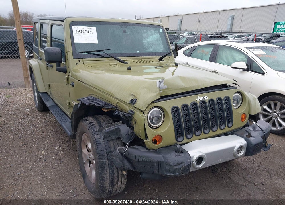 2013 JEEP WRANGLER UNLIMITED SAHARA VIN: 1C4BJWEG1DL633044