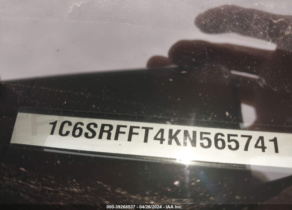 2019 RAM 1500 BIG HORN/LONE STAR VIN: 1C6SRFFT4KN565741