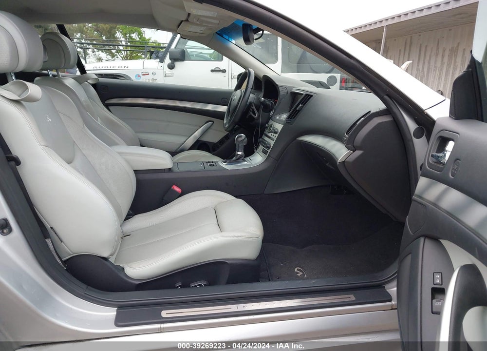 2009 INFINITI G37 VIN: JNKCV66E89M724110