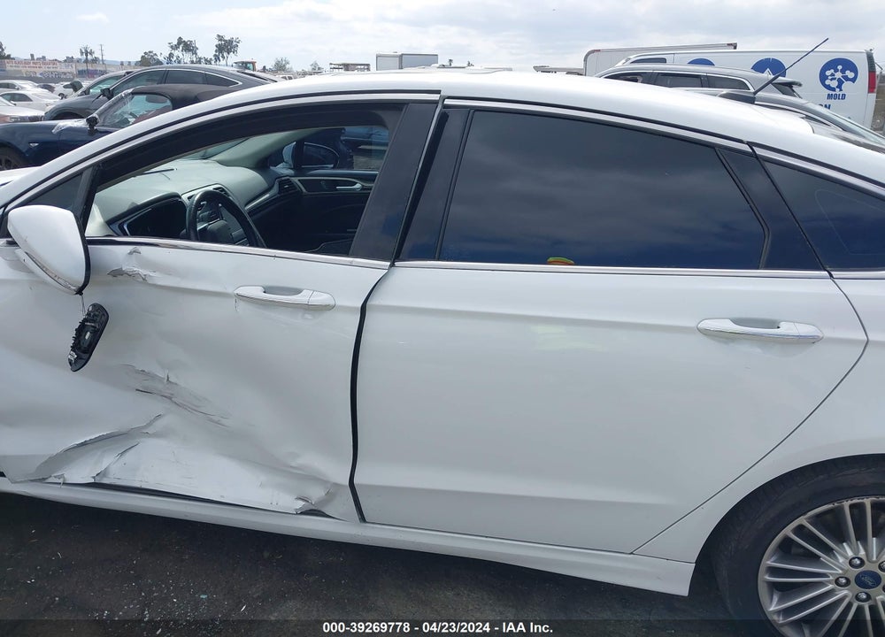 2015 FORD FUSION SE VIN: 3FA6P0HD4FR257836