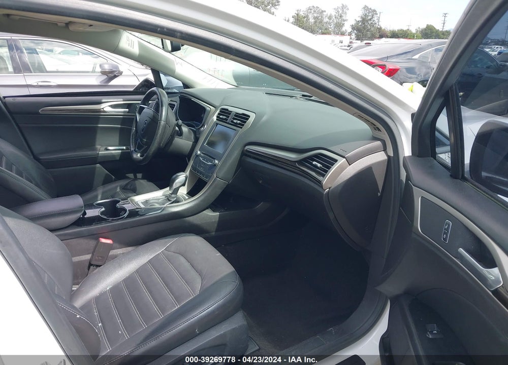 2015 FORD FUSION SE VIN: 3FA6P0HD4FR257836