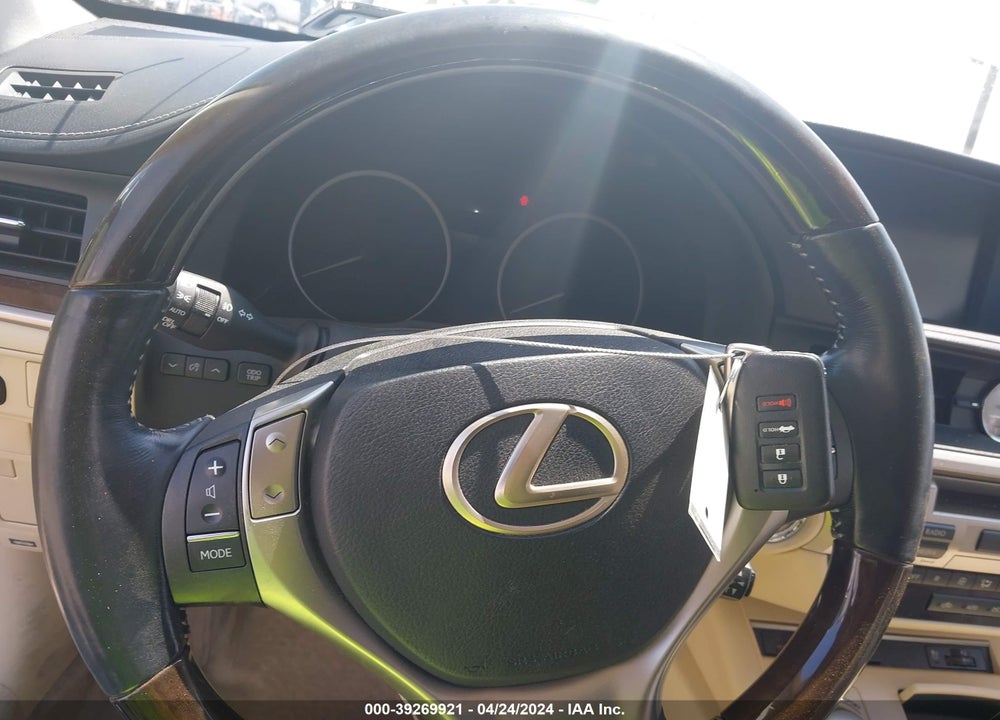 2015 LEXUS ES 350 VIN: JTHBK1GG7F2200168