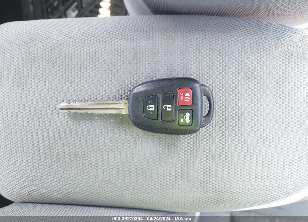 2016 TOYOTA COROLLA LE VIN: 2T1BURHE5GC627732
