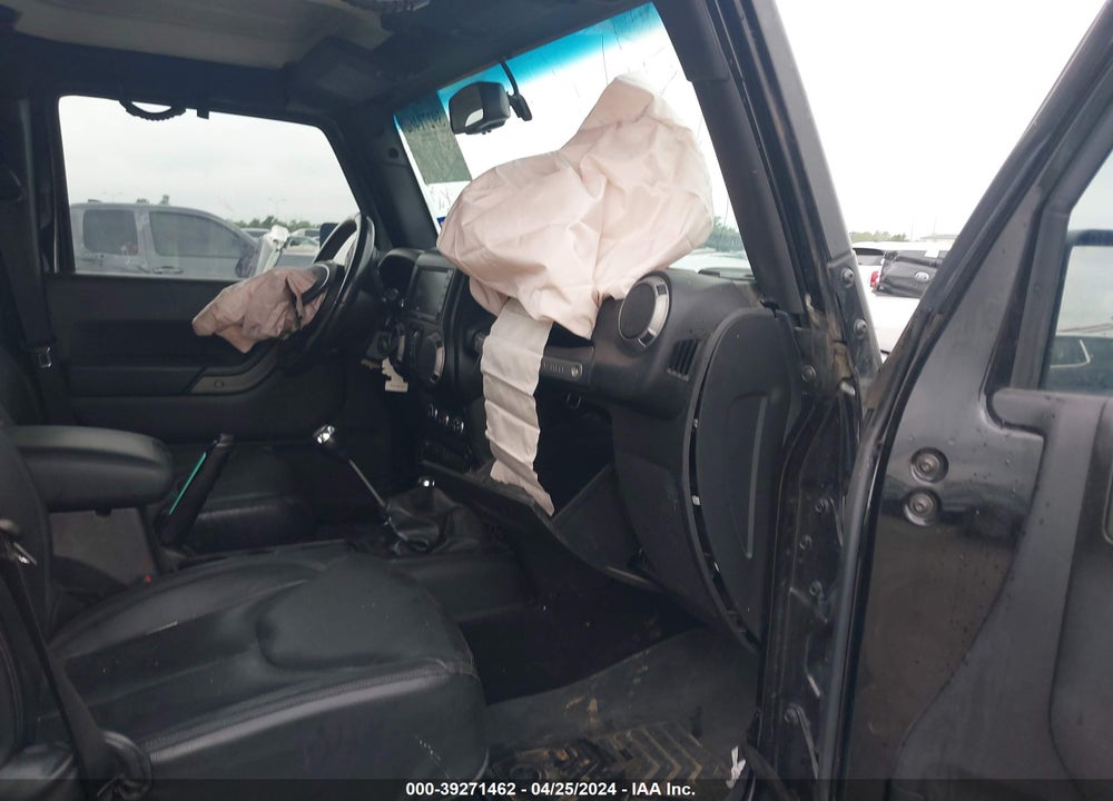 2015 JEEP WRANGLER UNLIMITED SPORT VIN: 1C4BJWDG4FL736415