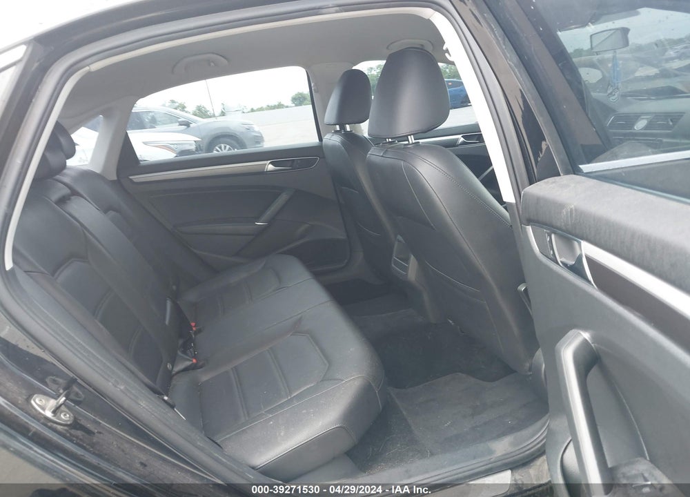 2017 VOLKSWAGEN PASSAT 1.8T R-LINE VIN: 1VWDT7A39HC051403