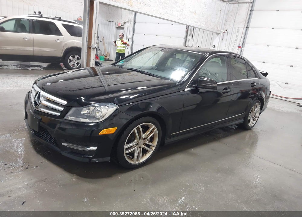 2013 MERCEDES-BENZ C 250 VIN: WDDGF4HB1DA805165