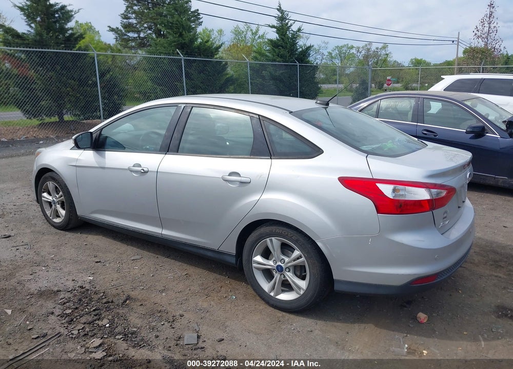 2014 FORD FOCUS SE VIN: 1FADP3F2XEL450824