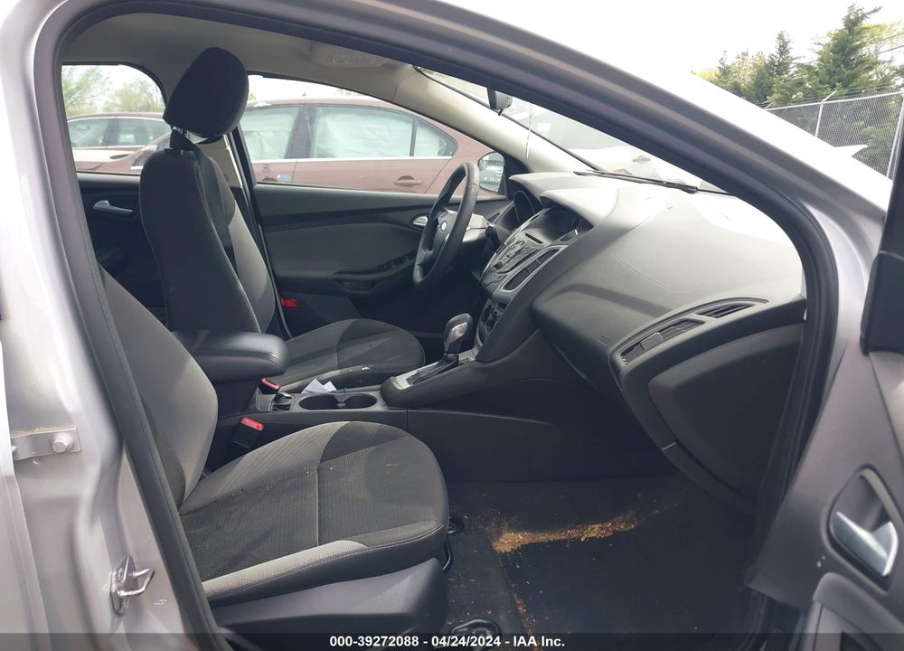 2014 FORD FOCUS SE VIN: 1FADP3F2XEL450824