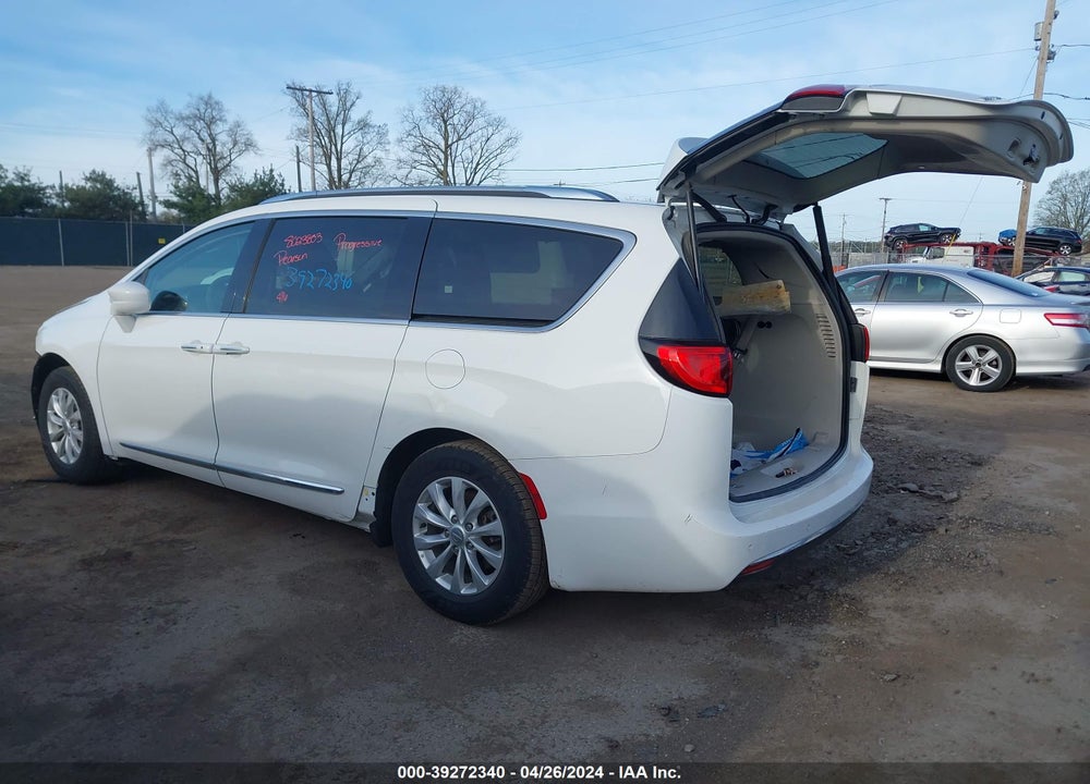 2019 CHRYSLER PACIFICA TOURING L VIN: 2C4RC1BG9KR627111