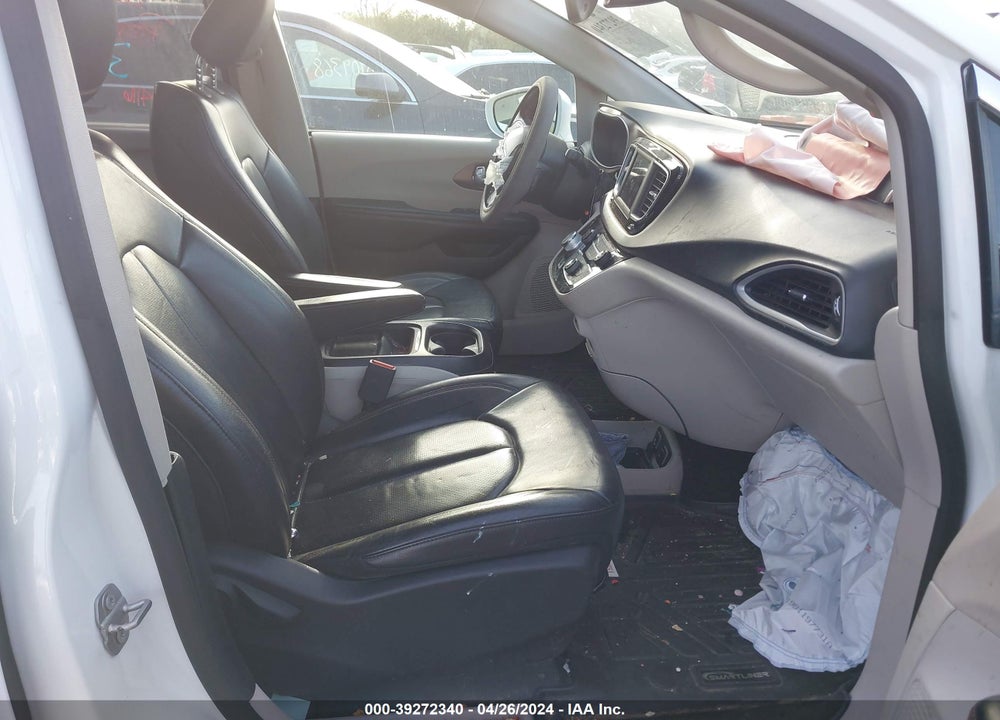 2019 CHRYSLER PACIFICA TOURING L VIN: 2C4RC1BG9KR627111